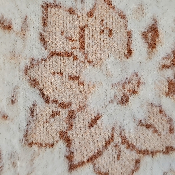 Sweater - Picture 12 of 16